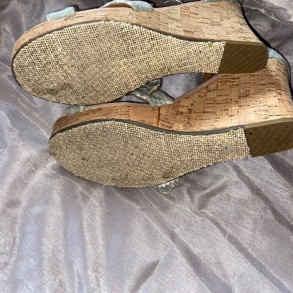 TOMS wedge sandals. - Picture 4 of 4
